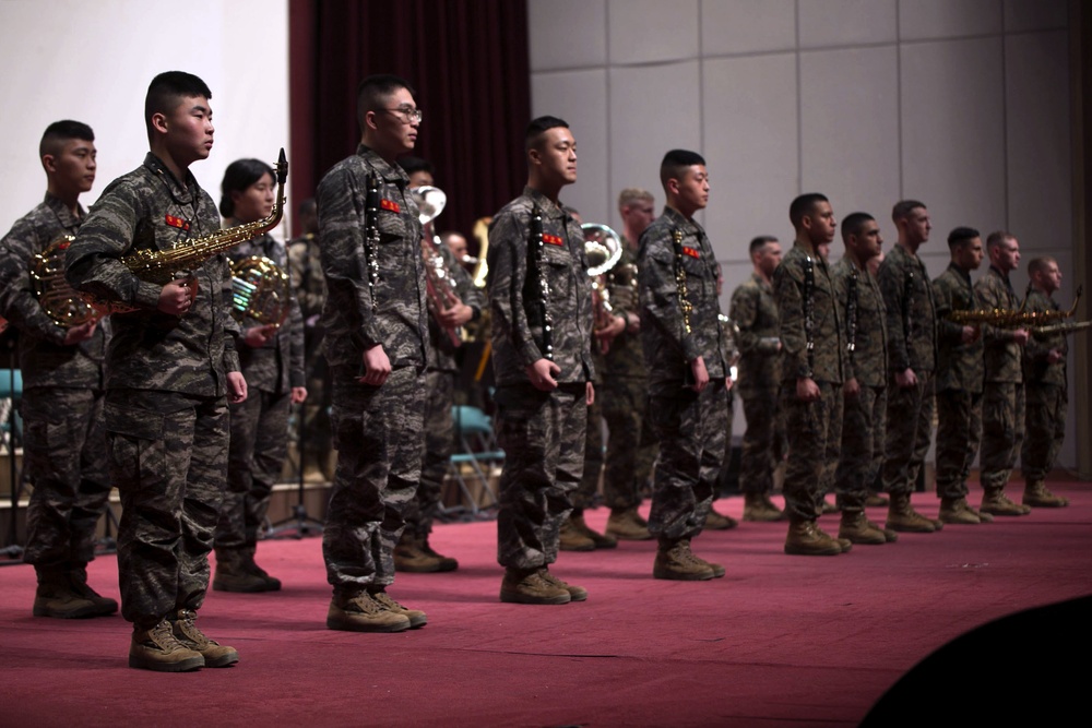 U.S. and Korean Marines share the stage
