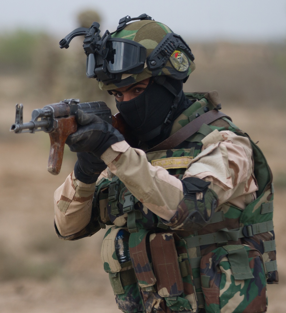 Iraqi soldier takes aim at objective