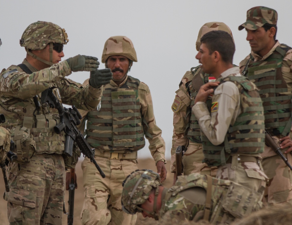 Army interpreters help facilitate Iraqi training