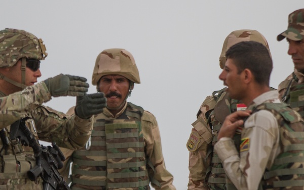 Army interpreters help facilitate Iraqi training