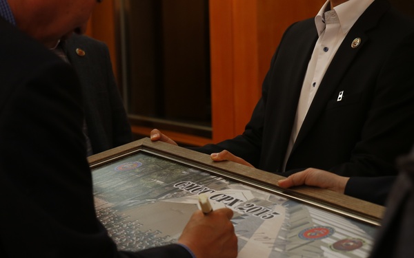 U.S. Marine Corps and ROK Marine Corps Leaders celebrate ending of CMCC CPX 15