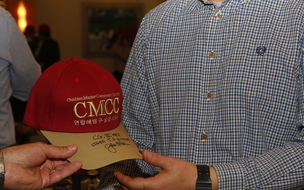 U.S. Marine Corps and ROK Marine Corps Leaders celebrate ending of CMCC CPX 15