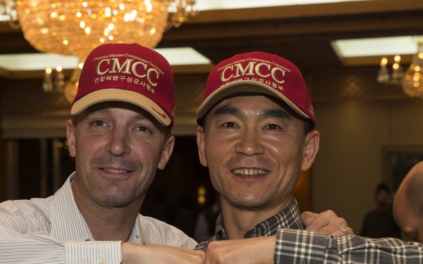U.S. Marine Corps and ROK Marine Corps Leaders celebrate ending of CMCC CPX 15