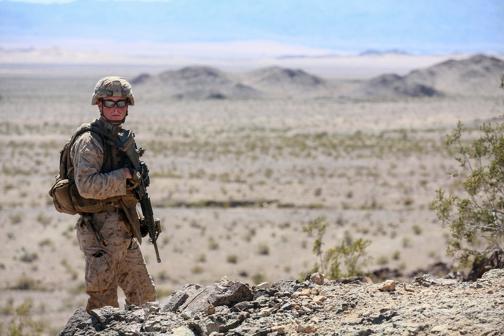 15th MEU Marines train in Sandbox