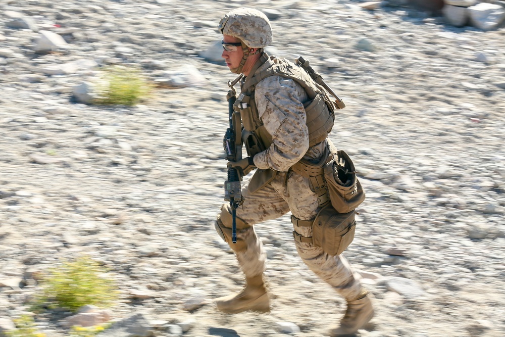 15th MEU Marines train in Sandbox