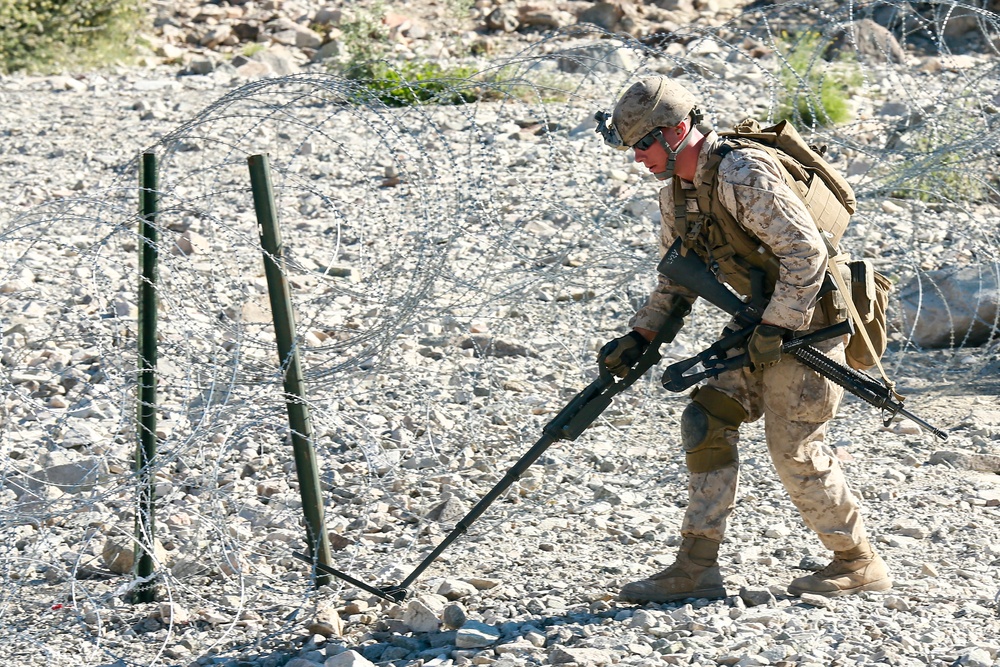 15th MEU Marines train in Sandbox