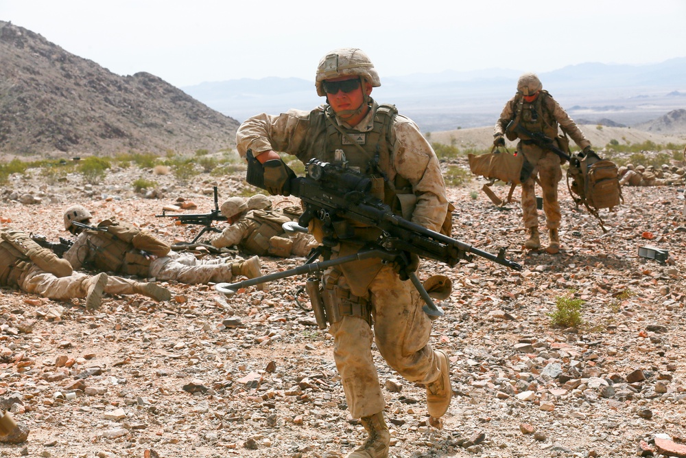 15th MEU Marines train in Sandbox