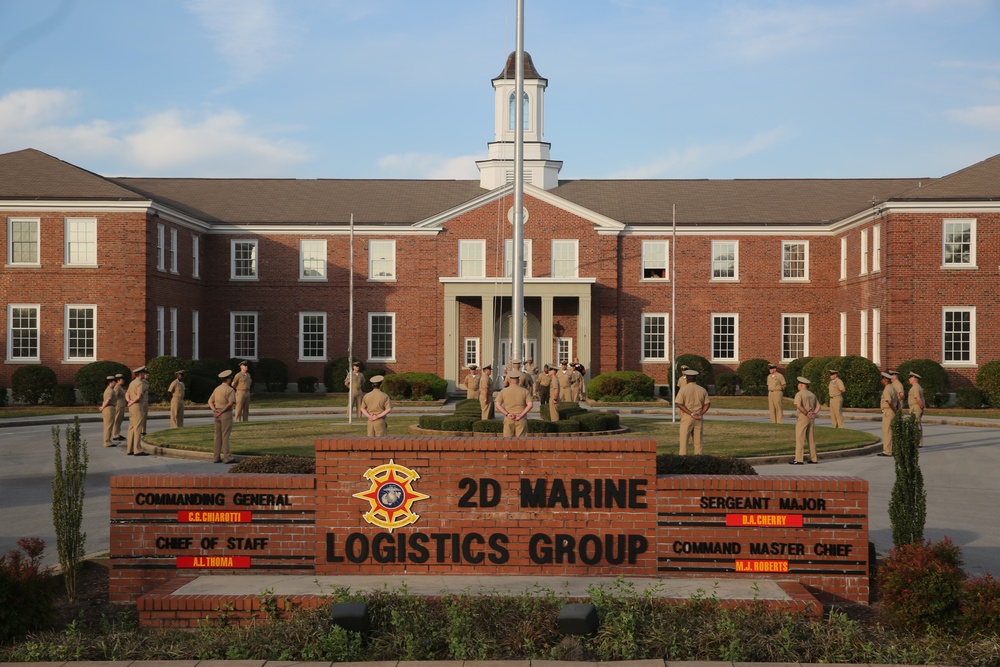 Sailors, Marines celebrate birthday of the Navy chief