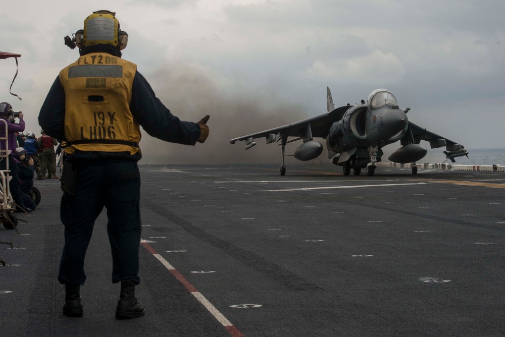 Harriers take off from USS Bonhomme Richard