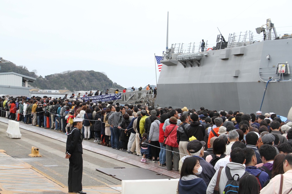 USS Mustin shares Navy life with Japan