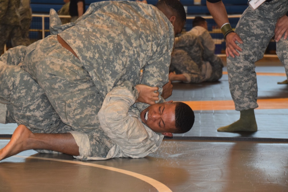 Soldiers compete in local combatives tournament