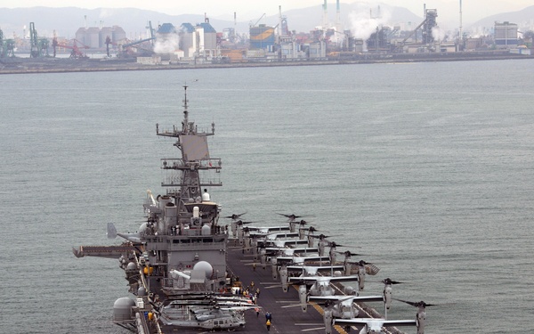 Ospreys depart USS Bonhomme Richard