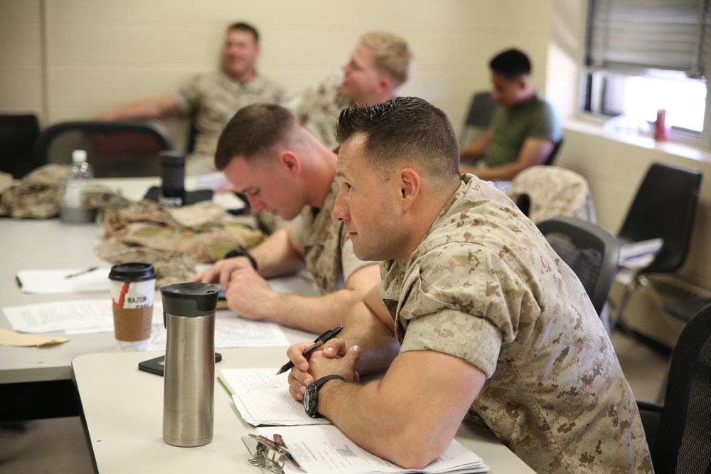 Weapons Co. 2/2 conducts order briefs