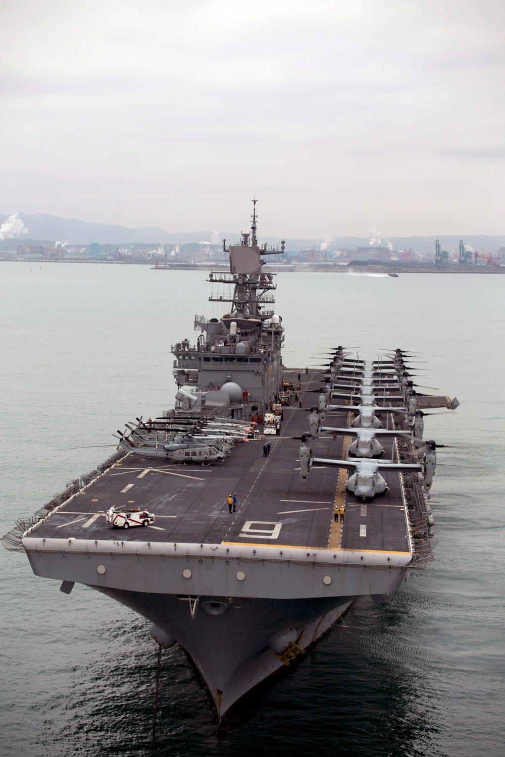 Ospreys depart USS Bonhomme Richard