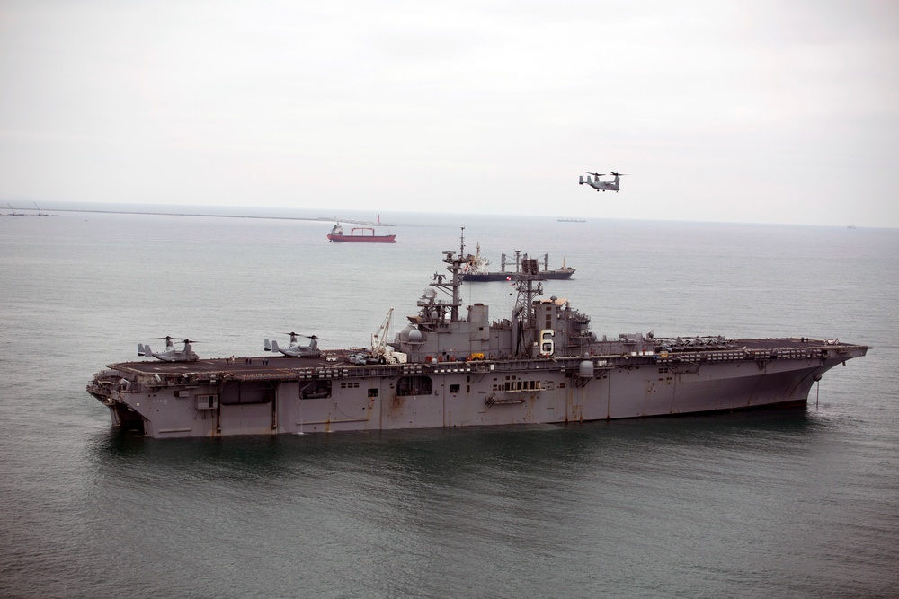 Ospreys depart USS Bonhomme Richard