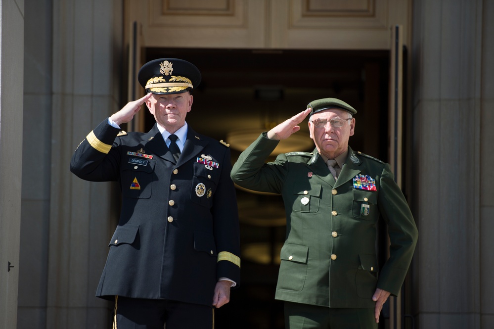 CJCS meets with his Brazilian counterpart