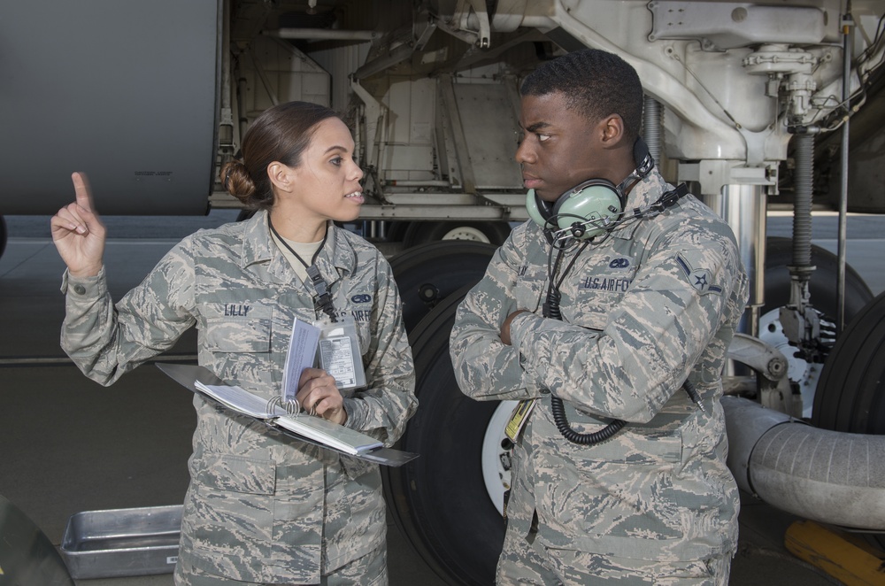 Travis AFB C-5 M Super Galaxy record set, April 2015