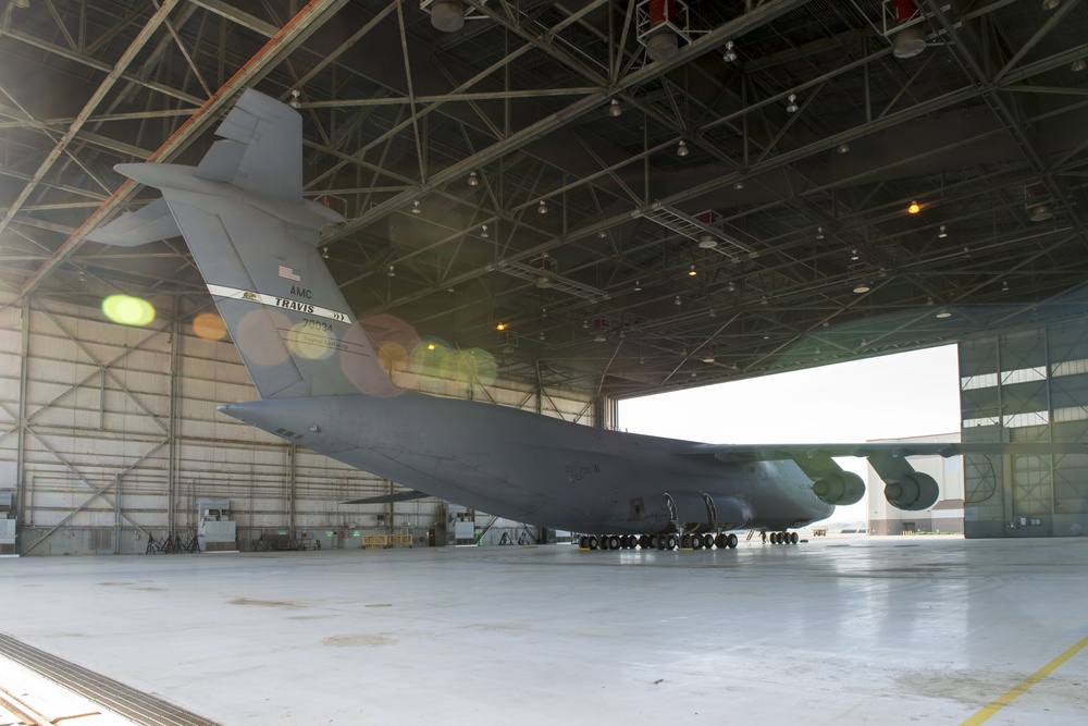 Travis AFB C-5M Super Galaxy record set, April 2015