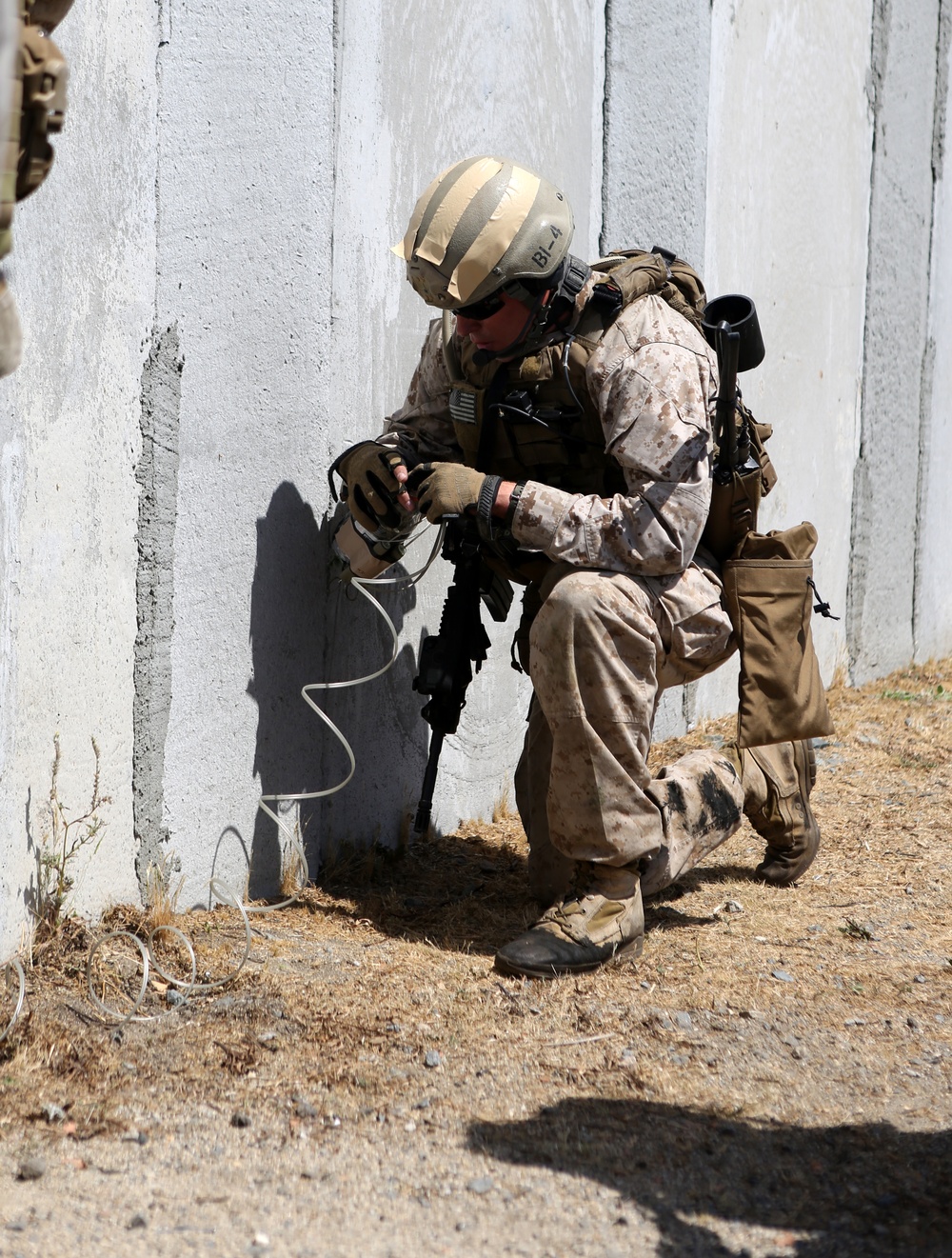 Recon Marines execute live-fire raid
