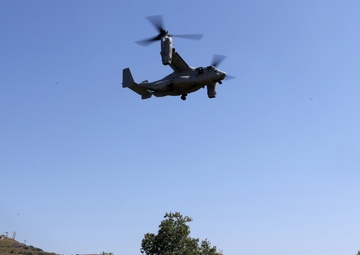 Recon Marines execute live-fire raid
