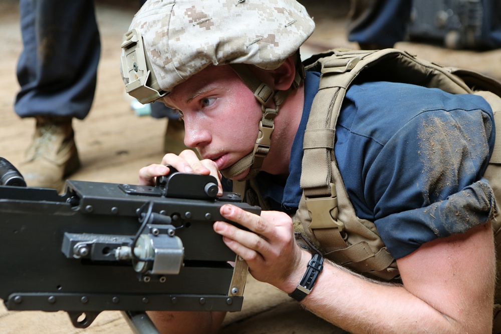 24th MEU AAV crewmen conduct crew-served weapon drills