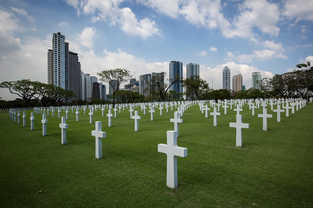 IMEF Marines tour Manila American Cemetary