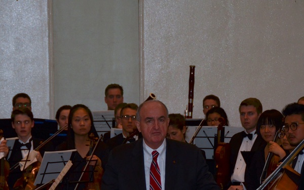 University Orchestra ‘notes’ appreciation for troops