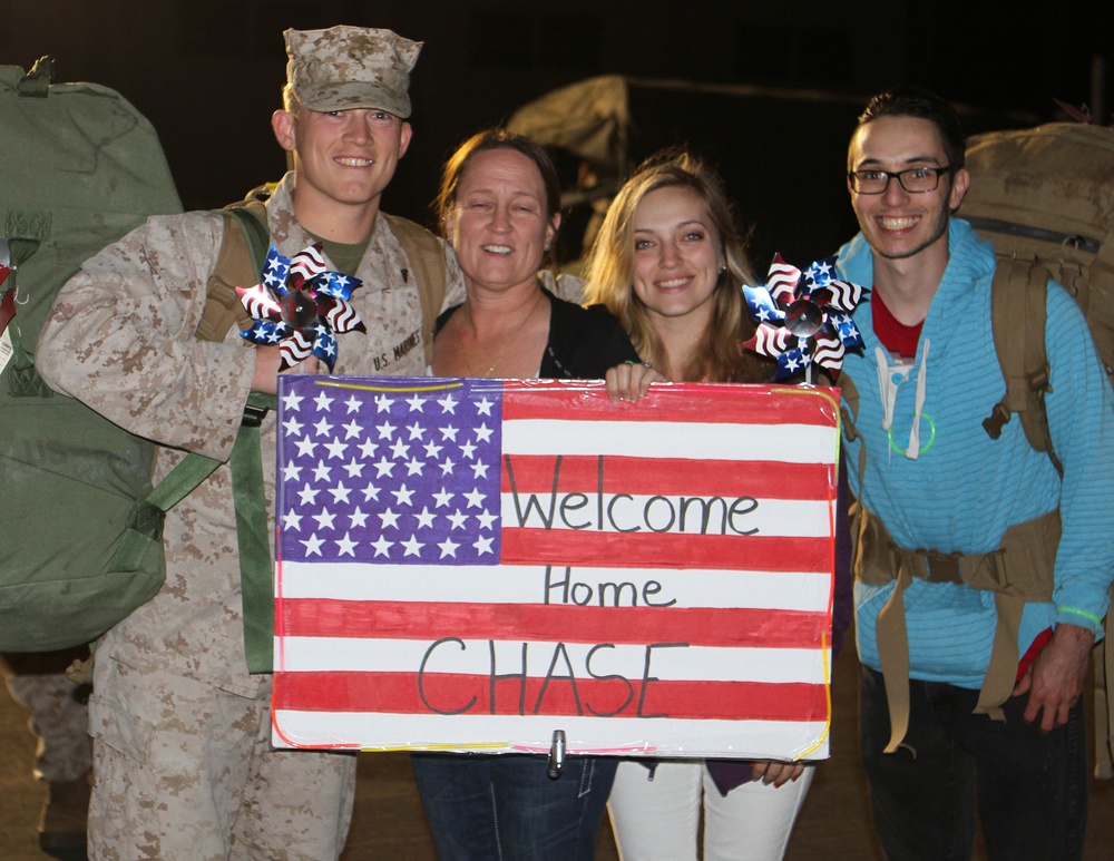 Marines from SPMAGTF-CR-CC Command, Logistics Combat elements return home