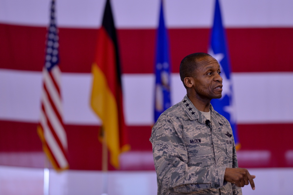 AMC commander visits Ramstein