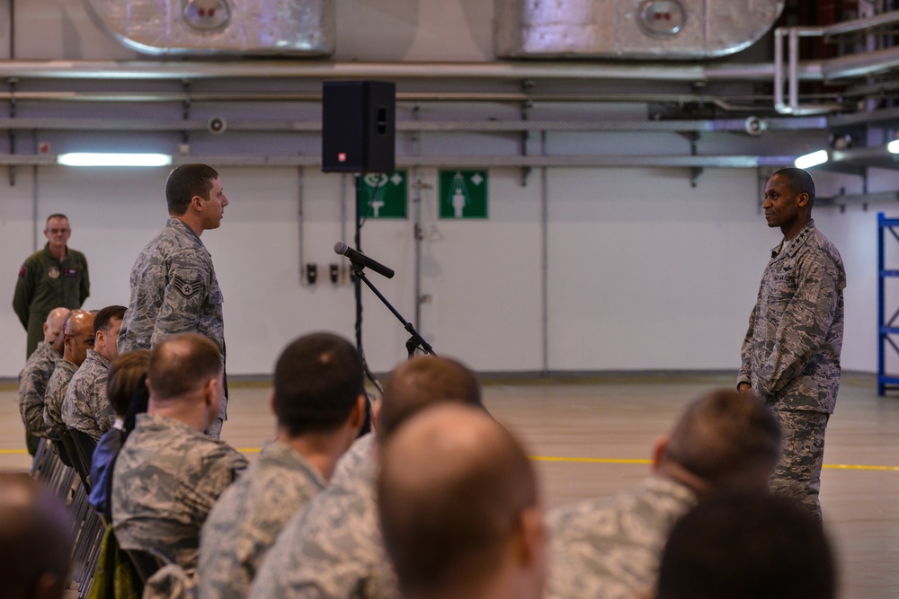 AMC commander visits Ramstein