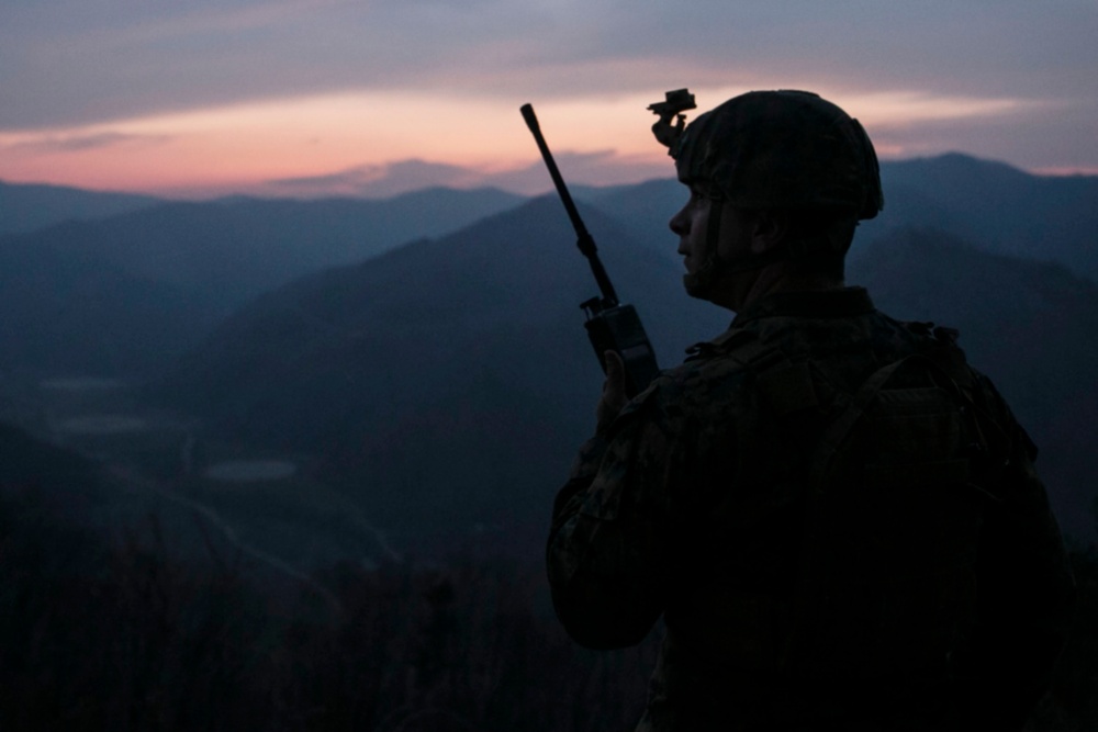ROK-U.S. Marines Coordinate Fire During Exercise