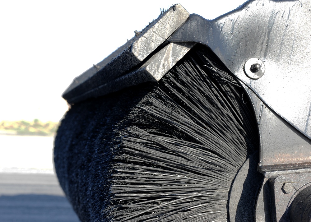 577 EPBS rubber removal secures runway