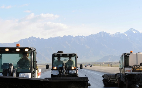 577 EPBS rubber removal secures runway