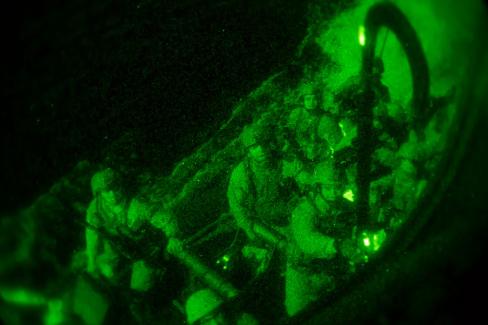 24th MEU Maritime Raid Force conducts night VBSS Training