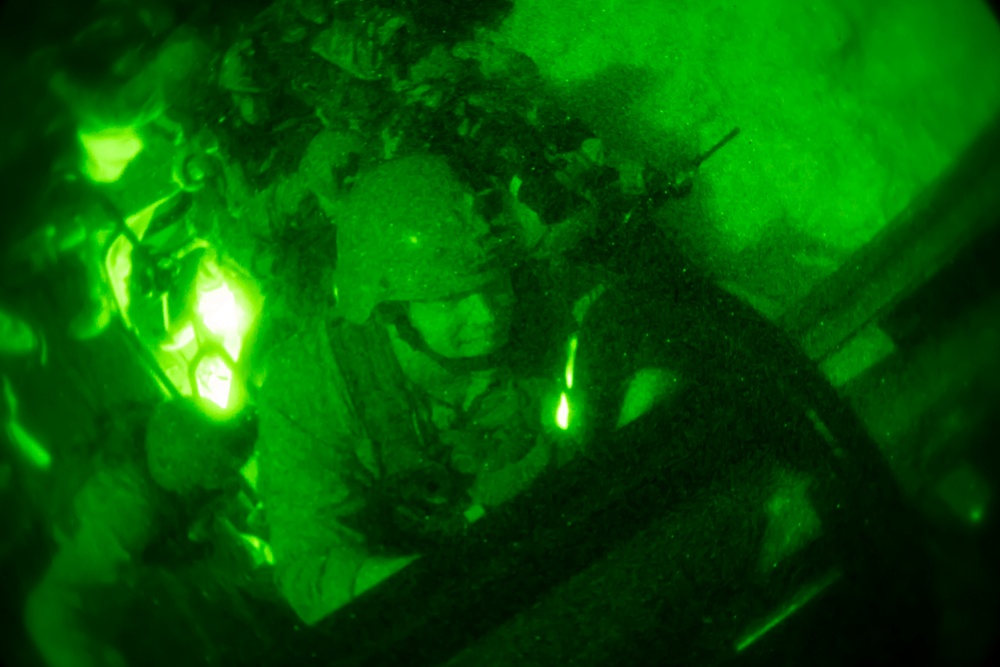 24th MEU Maritime Raid Force conducts night VBSS Training