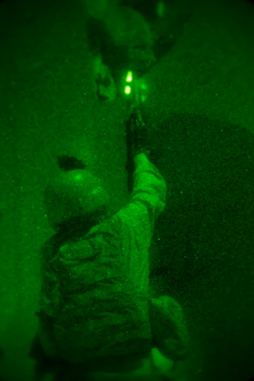 24th MEU Maritime Raid Force conducts night VBSS Training