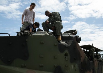 Marines, Okinawa residents share traditions during USO Easter celebration