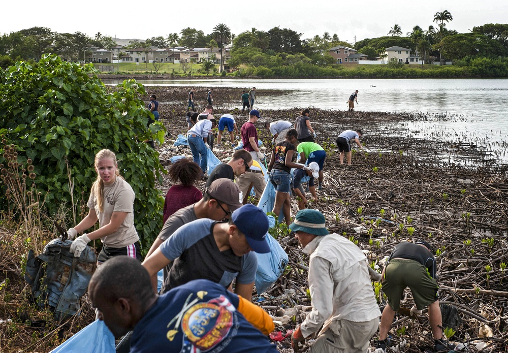 Pearl Harbor bike path cleanup