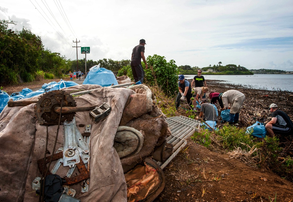 Pearl Harbor bike path cleanup