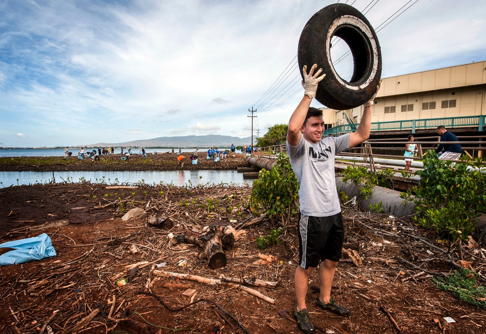 Pearl Harbor bike path cleanup