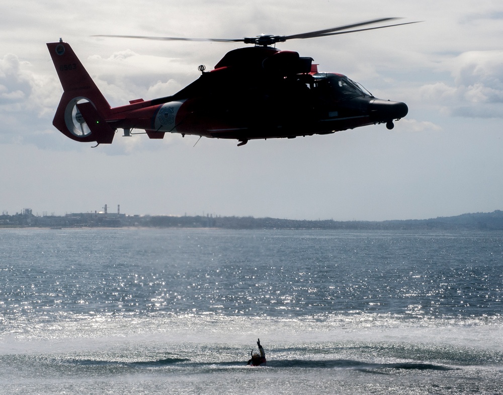 Medical students take to the water to learn about hypothermia