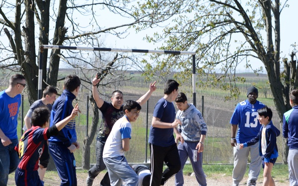 Deveselu School community relations event