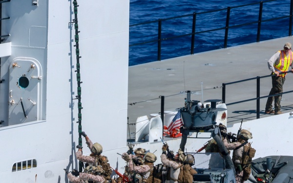 15th MEU Marines execute VBSS