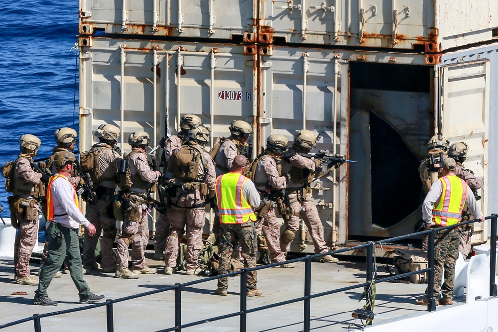 15th MEU Marines execute VBSS