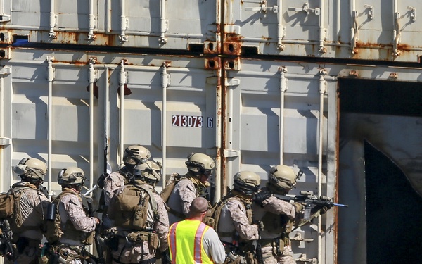 15th MEU Marines execute VBSS