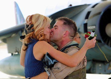 VMA-211 Pilots Return Home