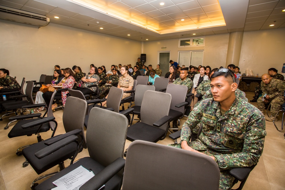 US, Philippine Armed Forces discuss regional medical improvements