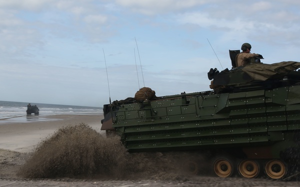 1/6 conducts ship-to-shore assault