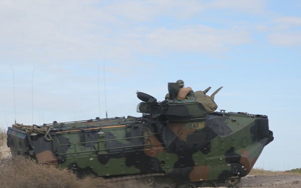 1/6 conducts ship-to-shore assault
