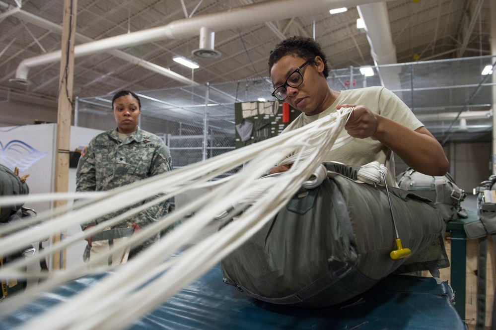 Riggers keep Airborne units jumping